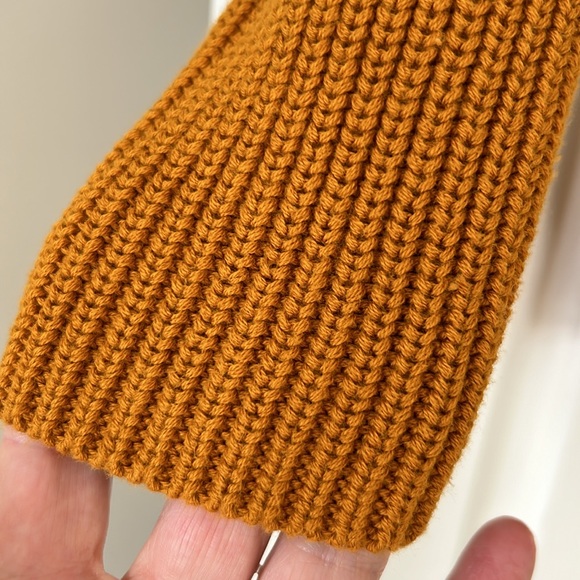 J Crew Mustard/Marigold Ribbed Knit V-Neck Sweater w Hi Lo Hems - Picture 5 of 10